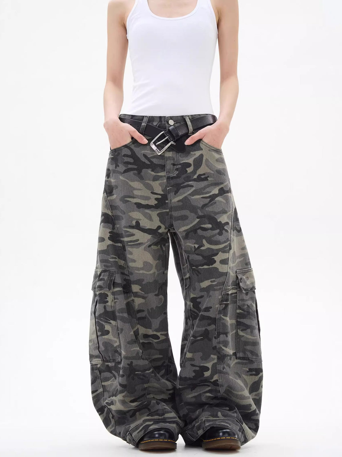 Camouflage Wide-Leg Jeans