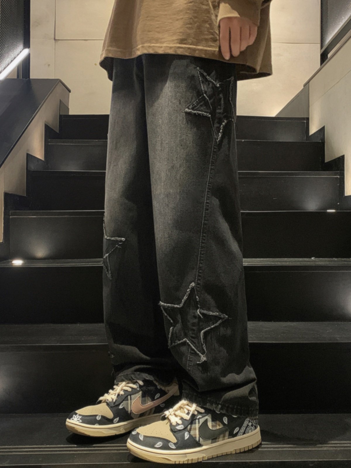 Luvèlle Embroidered Jeans