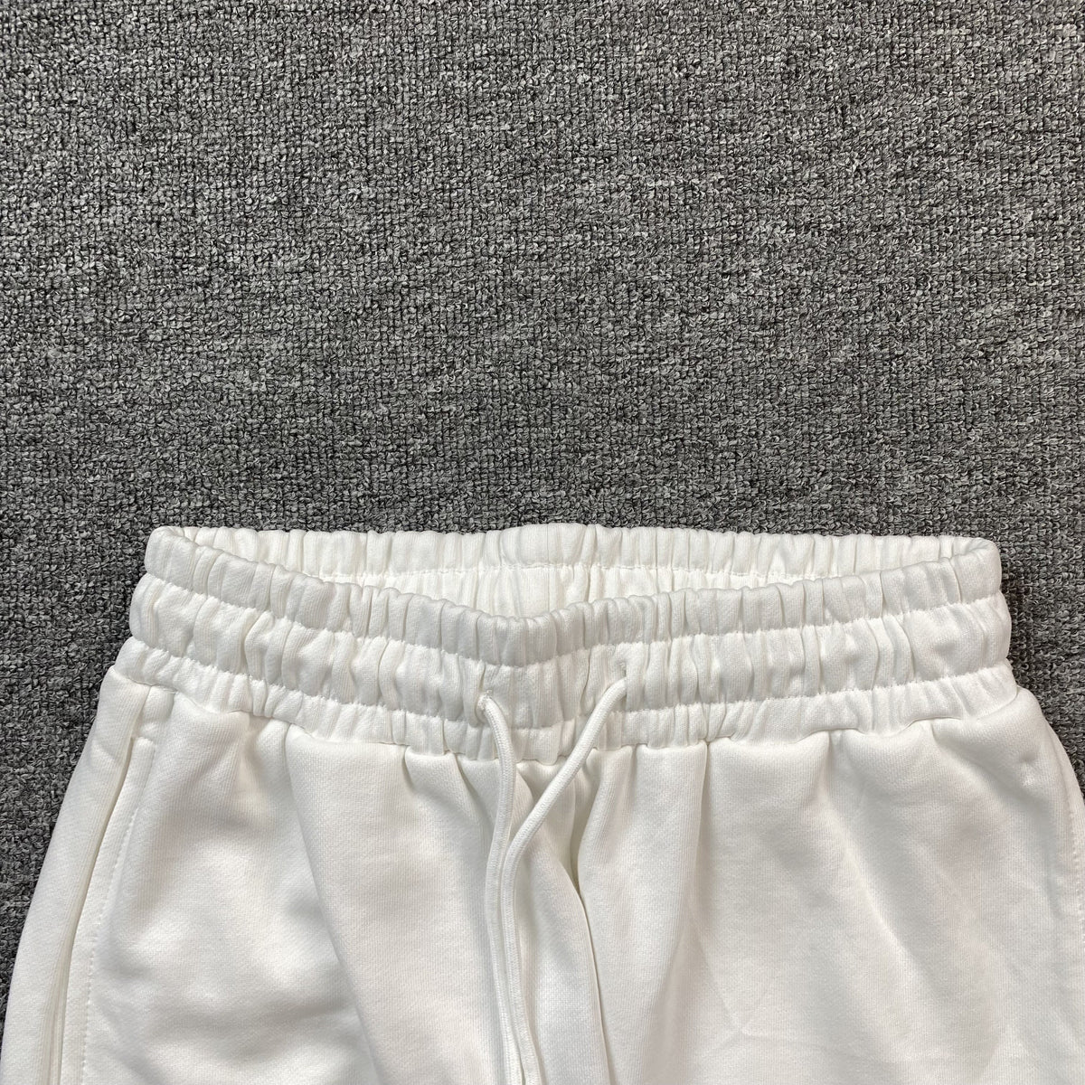 DENIM TEARS COTTON WREATH SWEATPANTS WHITE - netstar®