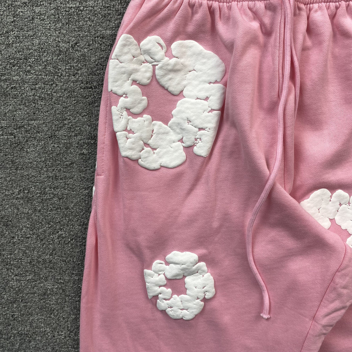 DENIM TEARS COTTON WREATH SWEATPANTS PINK - netstar®