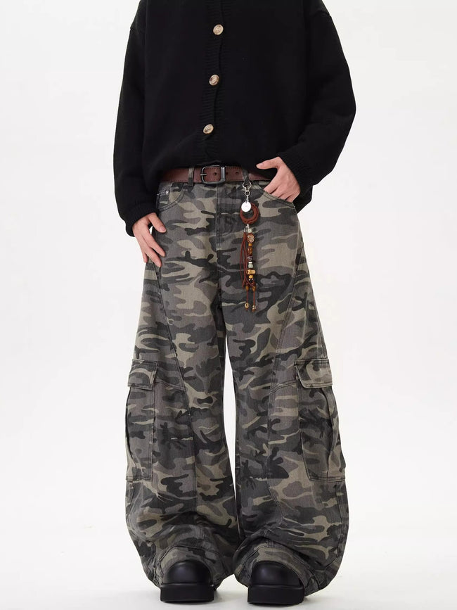 Camouflage Wide-Leg Jeans