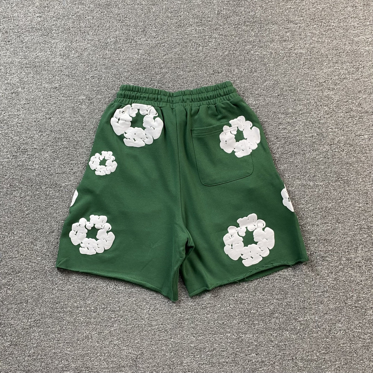 DENIM TEARS COTTON WREATH SHORTS GREEN - netstar