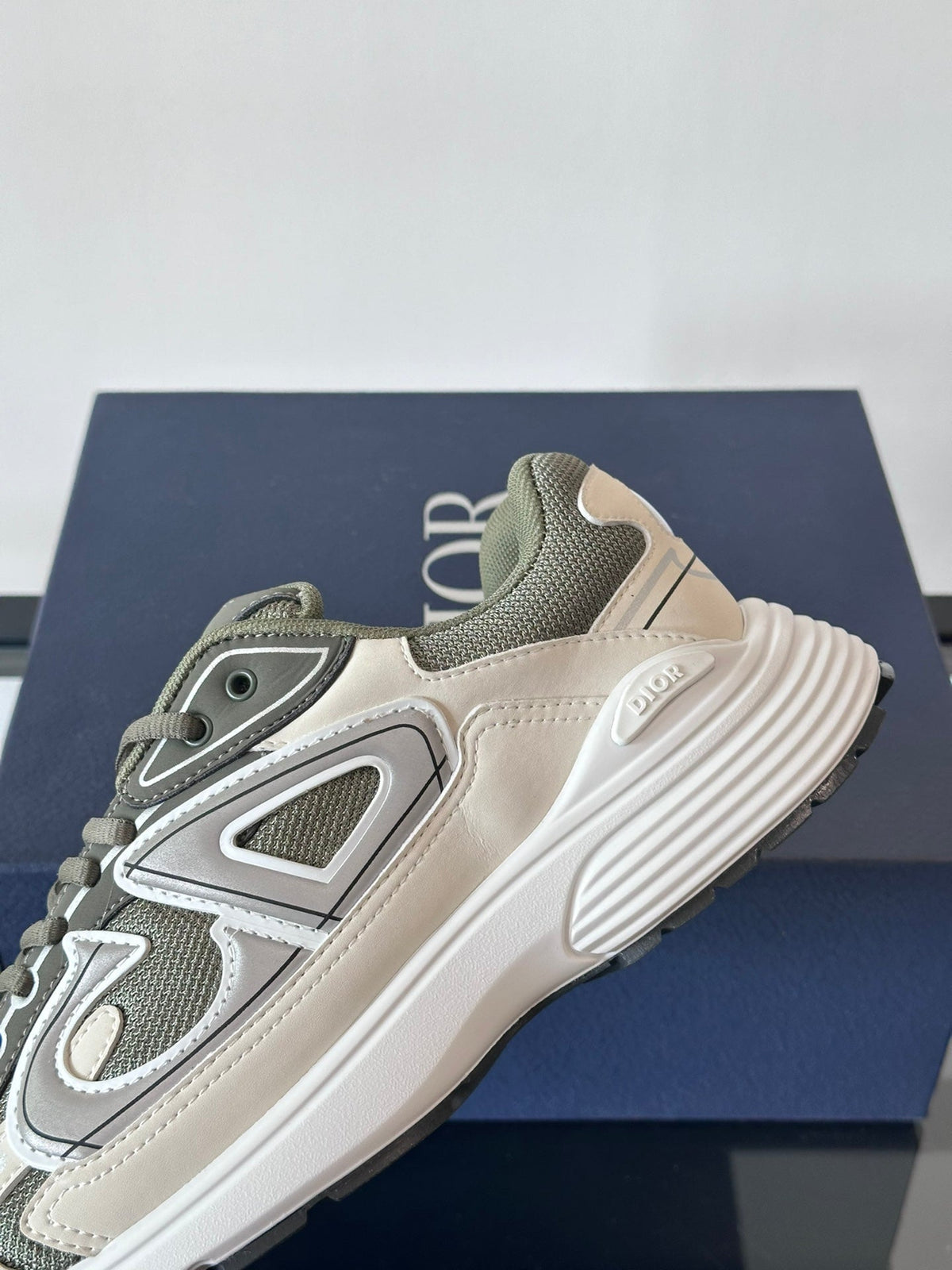 DIOR B30 CELADON OLIVE - netstar