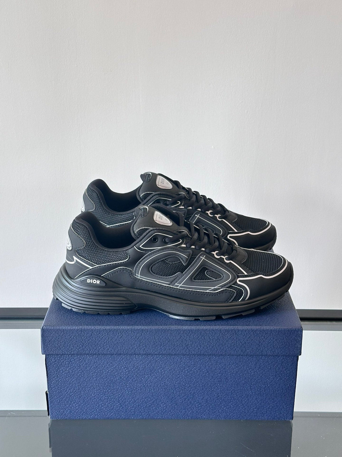 DIOR B30 TRIPLE BLACK - netstar