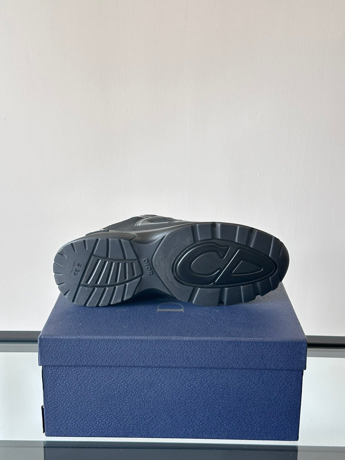 DIOR B30 TRIPLE BLACK - netstar