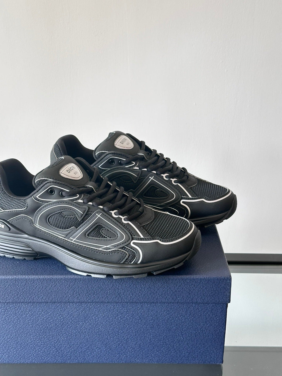 DIOR B30 TRIPLE BLACK - netstar