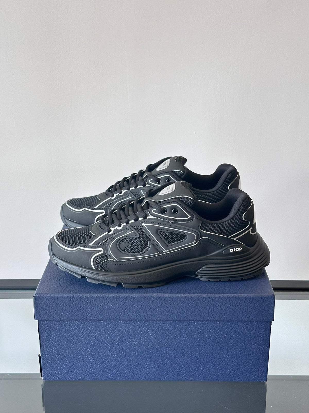 DIOR B30 TRIPLE BLACK - netstar